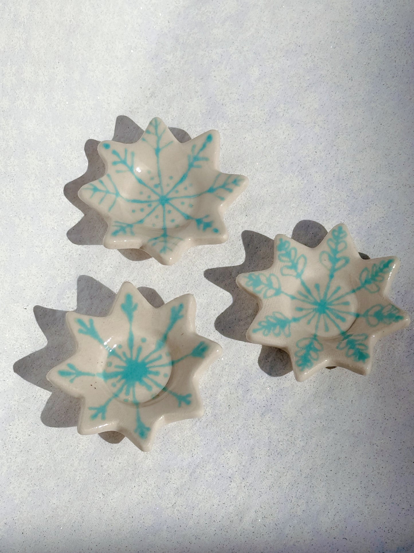 2 Snowflake Tea Light Holders "Blind Box"