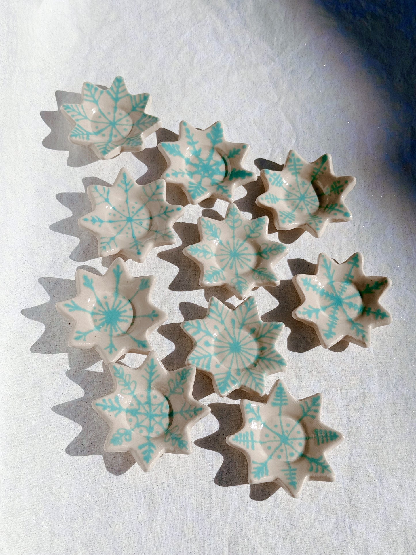 2 Snowflake Tea Light Holders "Blind Box"